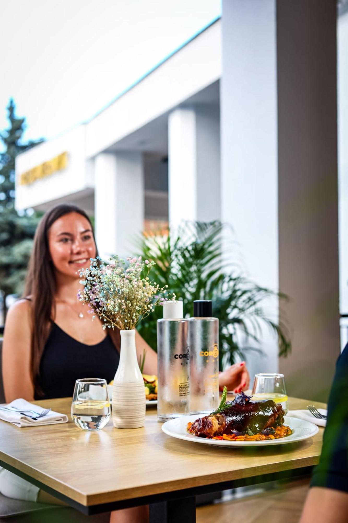 Hotel Grand Coroana