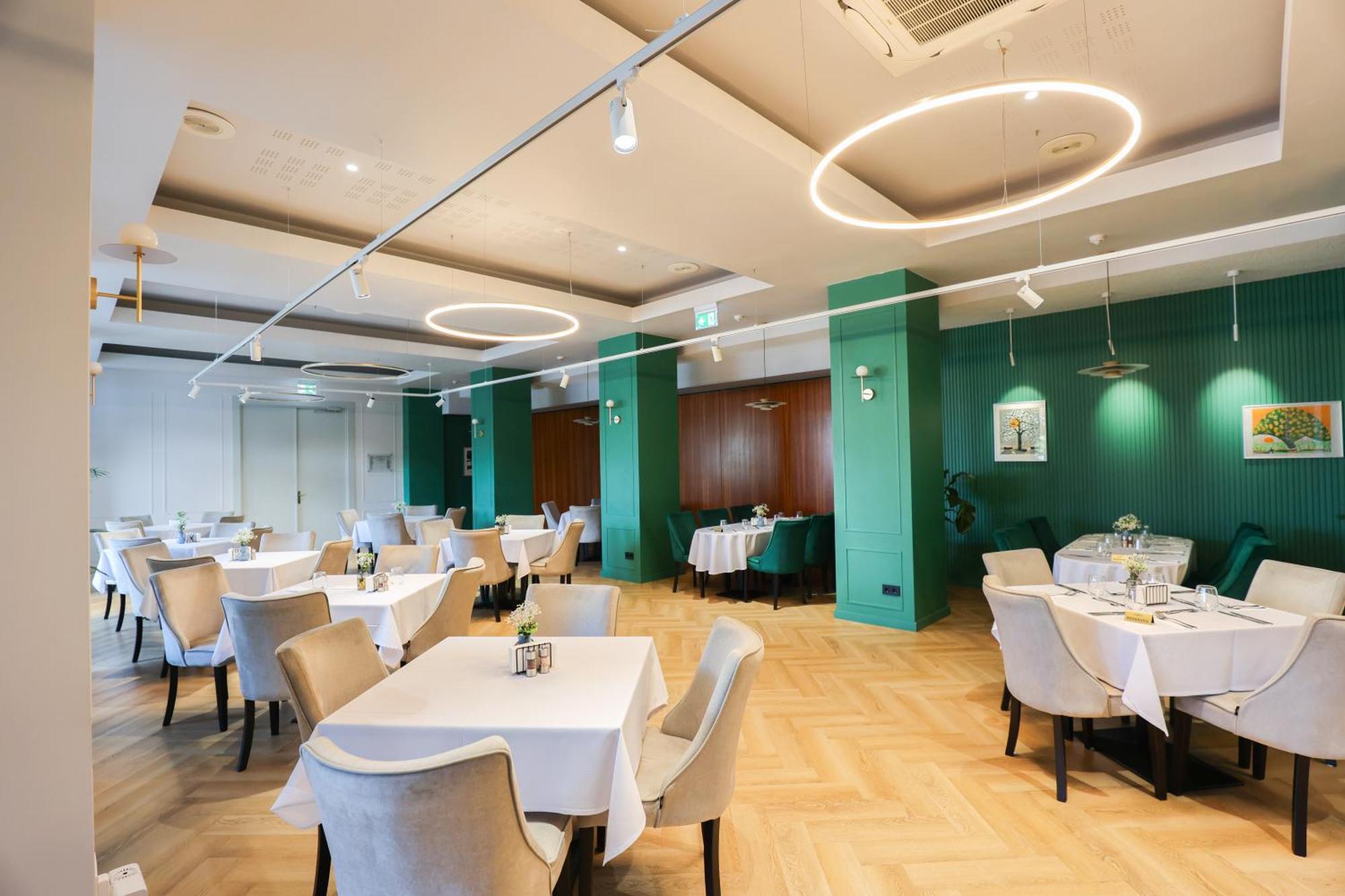 Grand Coroana 4*