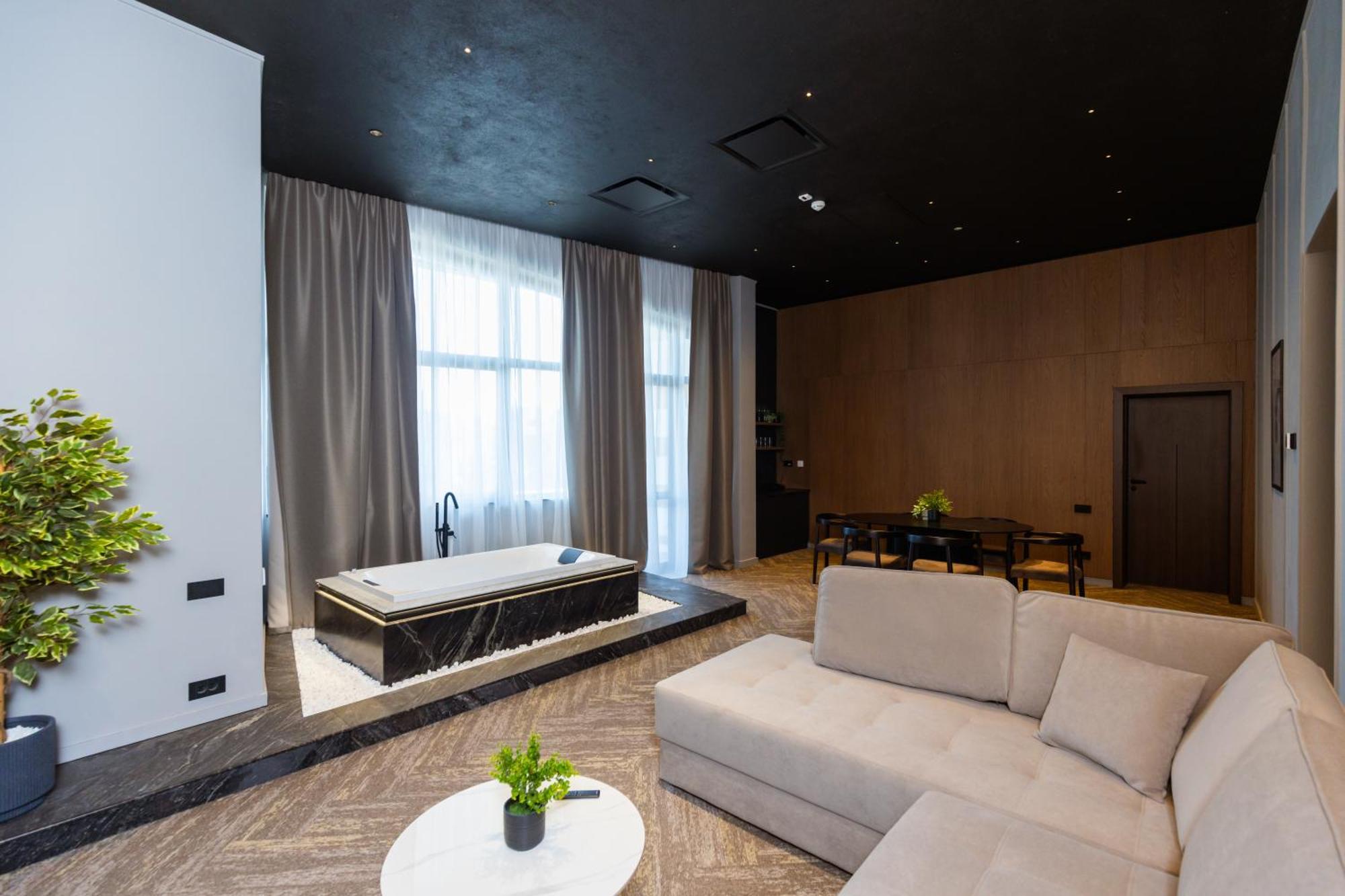 Grand Coroana 4*